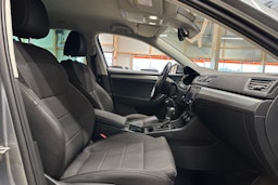 harmaa Skoda Superb 2016 kuva 15.