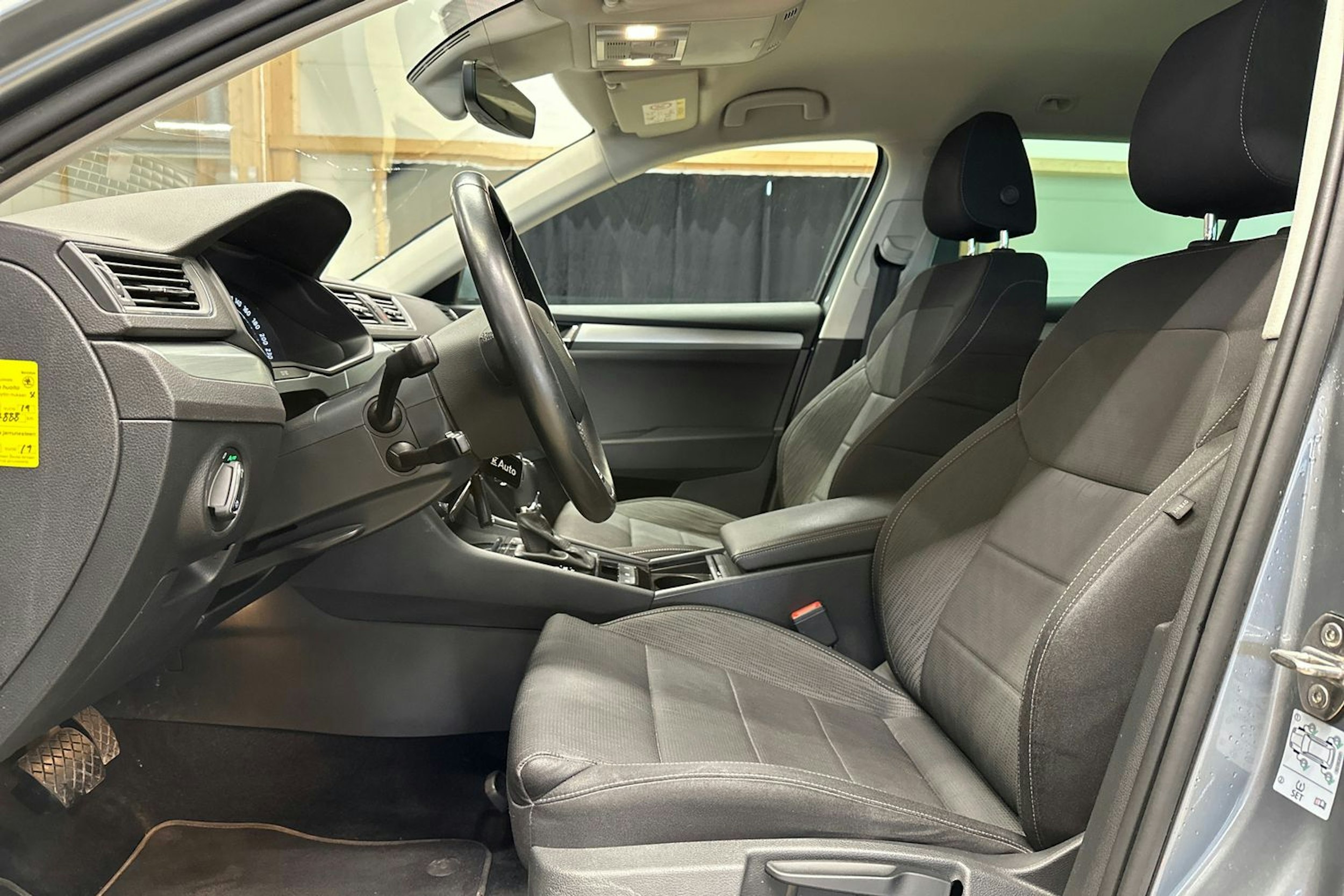 harmaa Skoda Superb 2016 kuva 17.