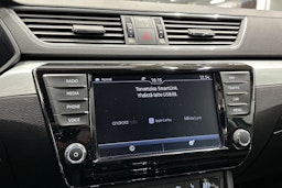 harmaa Skoda Superb 2016 kuva 20.