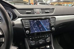 harmaa Skoda Superb 2016 kuva 22.