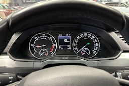 harmaa Skoda Superb 2016 kuva 24.