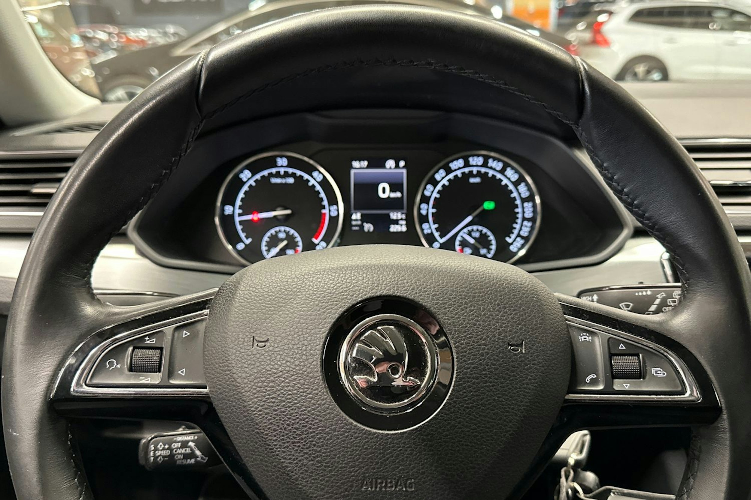 harmaa Skoda Superb 2016 kuva 26.