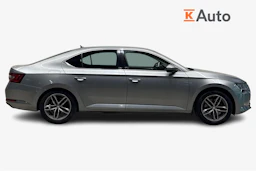 harmaa Skoda Superb 2017 kuva 5.