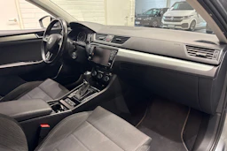 harmaa Skoda Superb 2017 kuva 15.