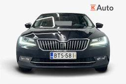 musta Skoda Superb 2017 kuva 4.