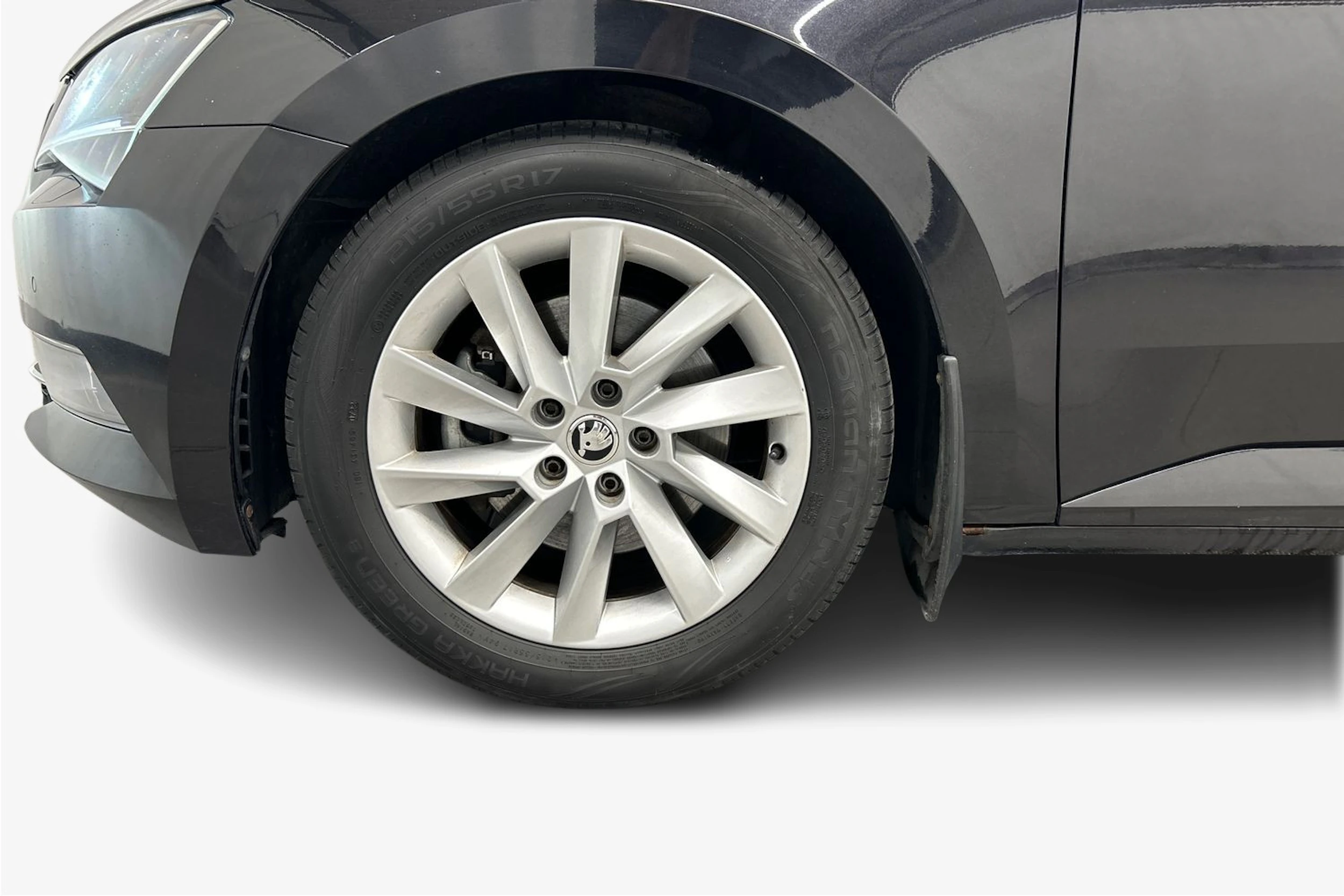 musta Skoda Superb 2017 kuva 9.