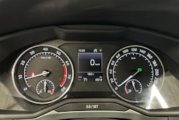 musta Skoda Superb 2017 kuva 15.