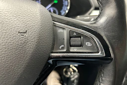 musta Skoda Superb 2017 kuva 18.
