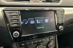 musta Skoda Superb 2017 kuva 20.