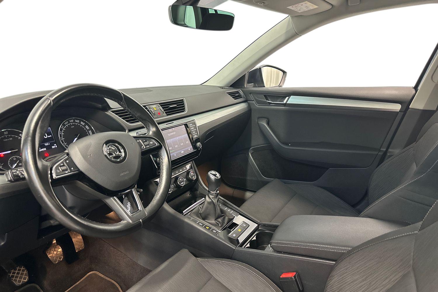Skoda Superb 2017, kuva 6/30