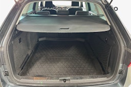 Harmaa Skoda Superb 2017 kuva 11.
