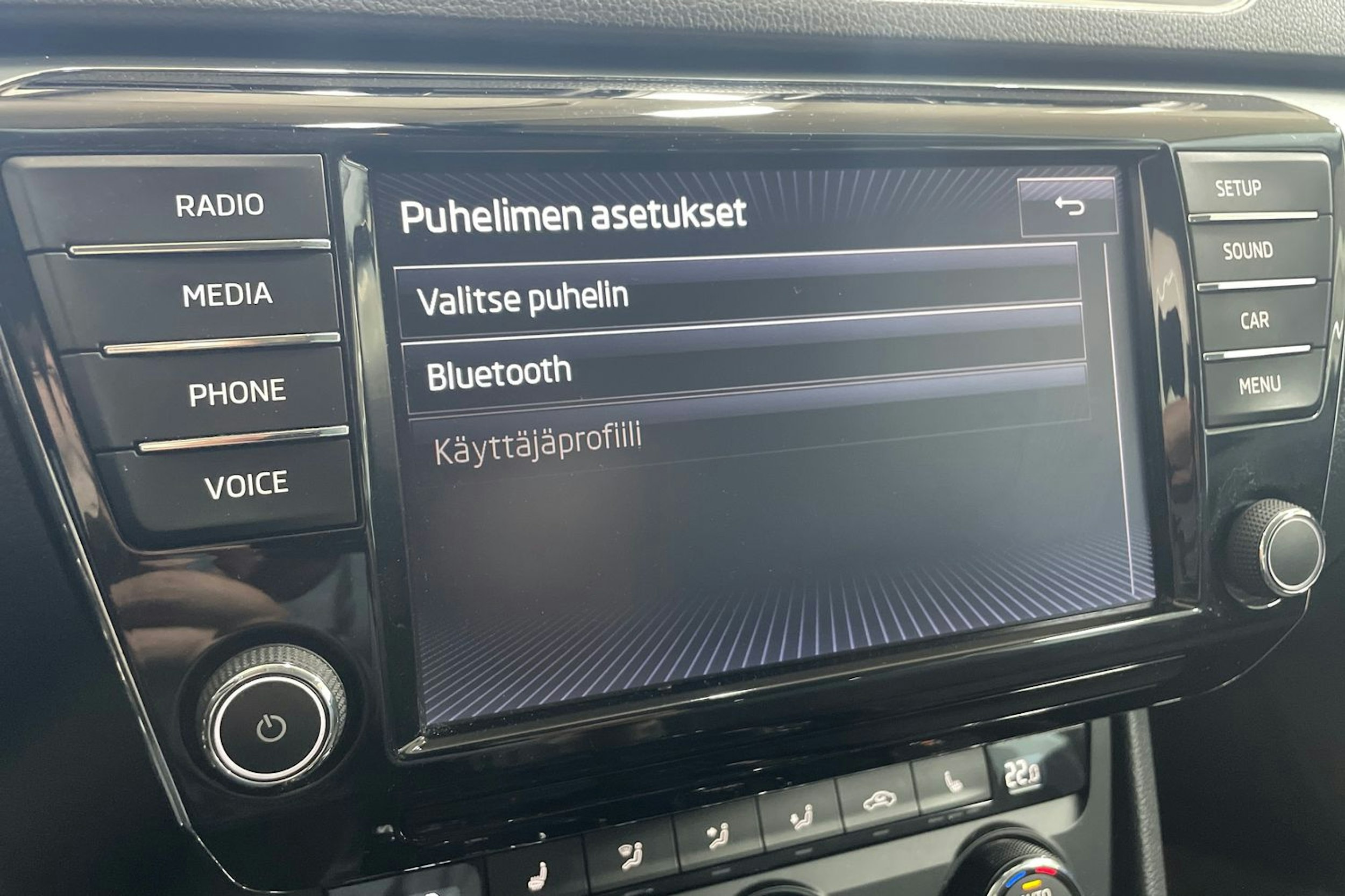 Harmaa Skoda Superb 2017 kuva 22.