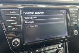 Harmaa Skoda Superb 2017 kuva 22.
