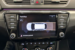 valkoinen Skoda Superb 2017 kuva 24.
