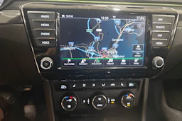 vihreä Skoda Superb 2017 kuva 6.