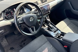 Ruskea (beige) Skoda Superb 2017 kuva 3.
