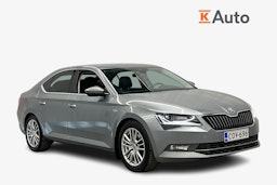 harmaa Skoda Superb 2017 kuva 1.