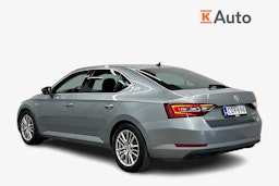 harmaa Skoda Superb 2017 kuva 2.