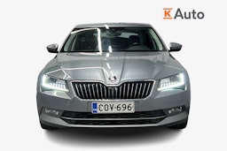 harmaa Skoda Superb 2017 kuva 4.