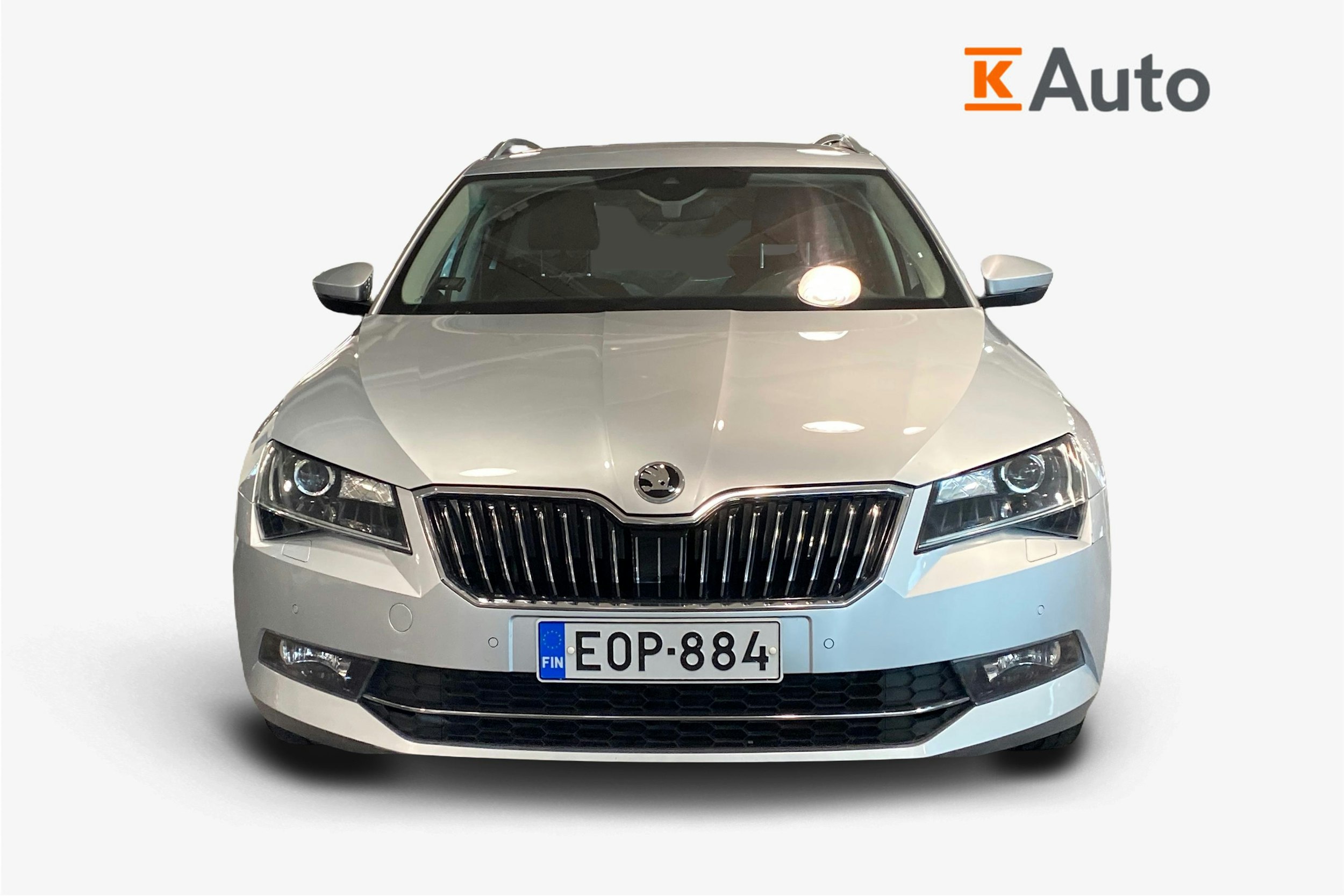 harmaa Skoda Superb 2017 kuva 5.