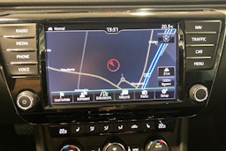 harmaa Skoda Superb 2017 kuva 27.