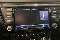 harmaa Skoda Superb 2017 kuva 28.