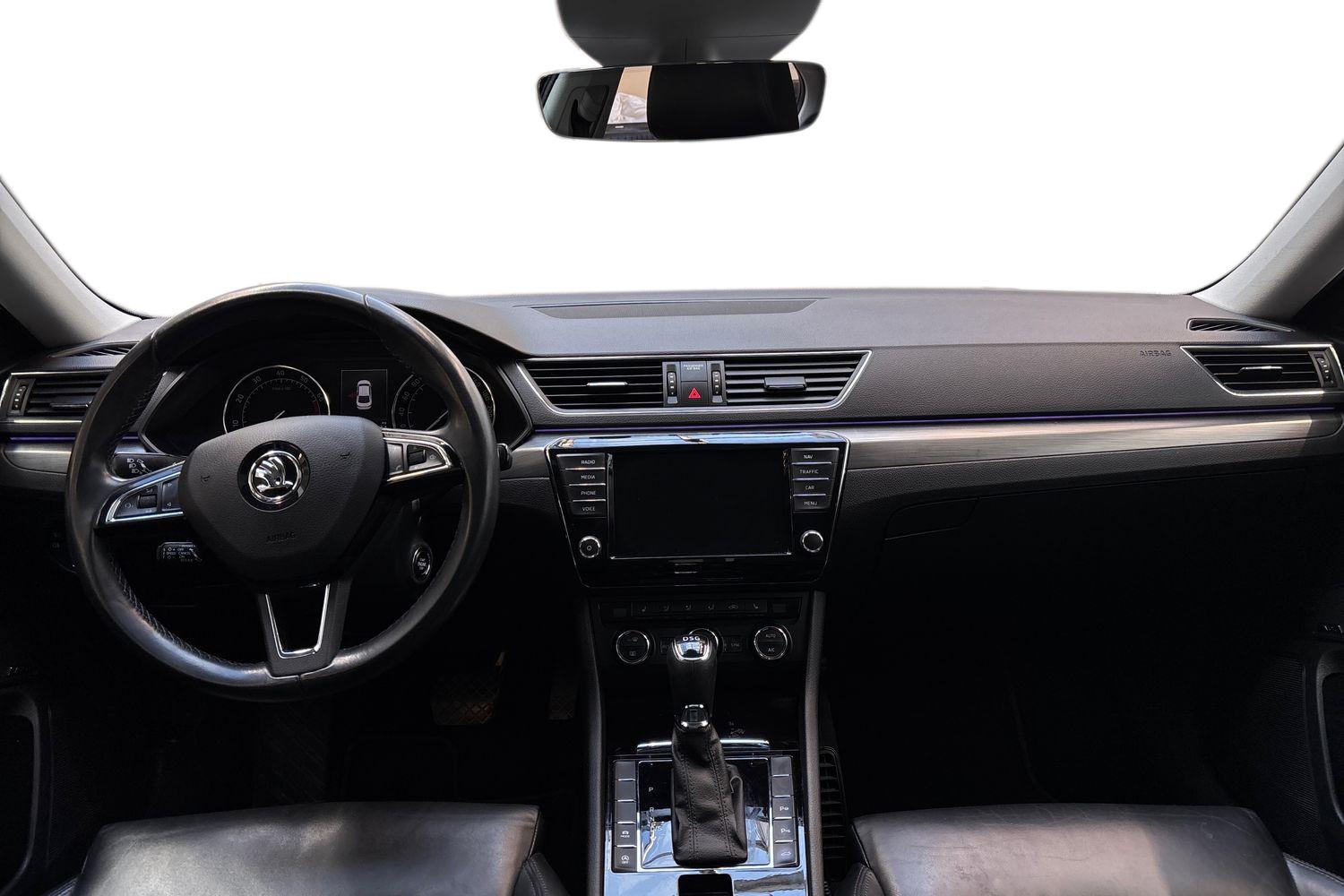 Skoda Superb 2017, kuva 7/28