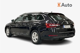 musta Skoda Superb 2017 kuva 2.