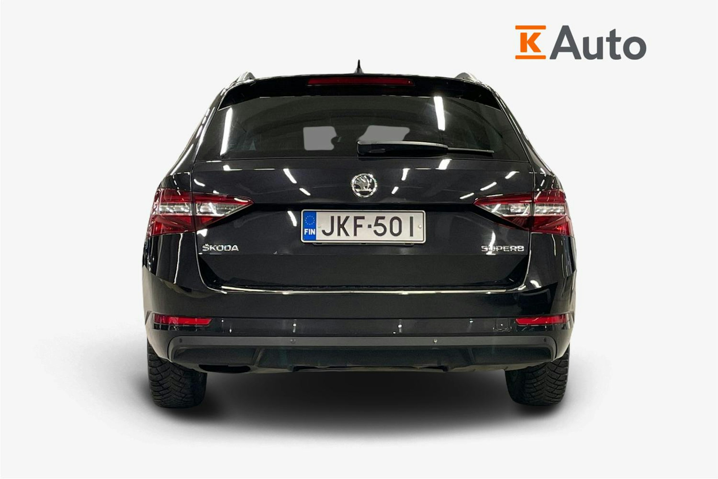 musta Skoda Superb 2017 kuva 3.