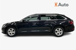 musta Skoda Superb 2017 kuva 6.