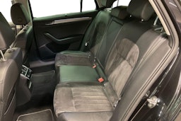 musta Skoda Superb 2017 kuva 10.