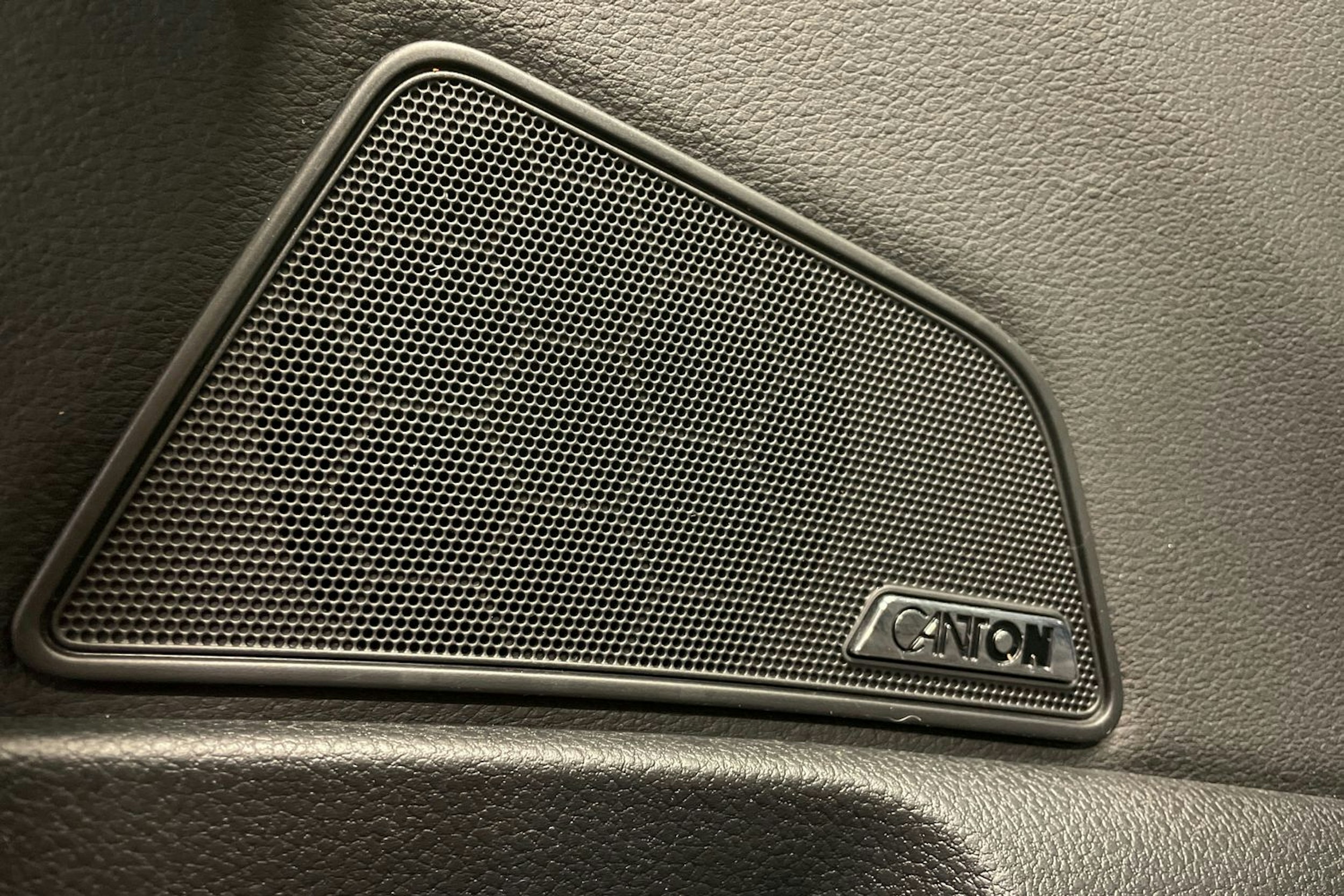 musta Skoda Superb 2017 kuva 17.