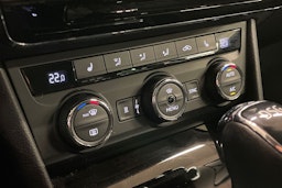 musta Skoda Superb 2017 kuva 18.