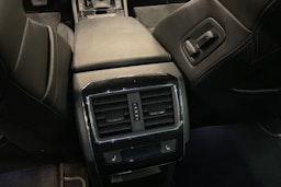 musta Skoda Superb 2017 kuva 24.