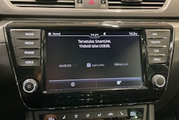 musta Skoda Superb 2017 kuva 26.