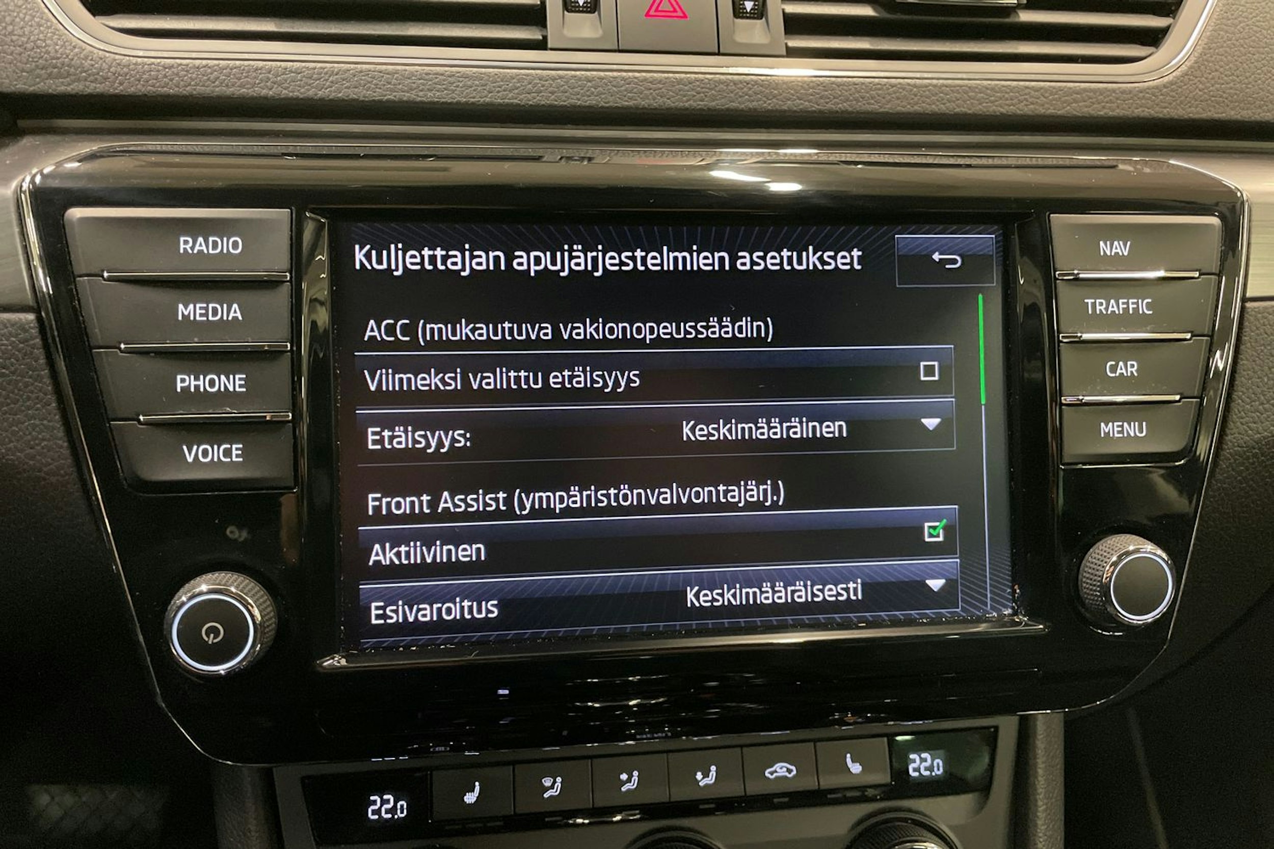 musta Skoda Superb 2017 kuva 27.