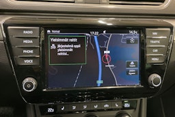 musta Skoda Superb 2017 kuva 28.