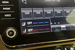 valkoinen Skoda Superb 2017 kuva 27.