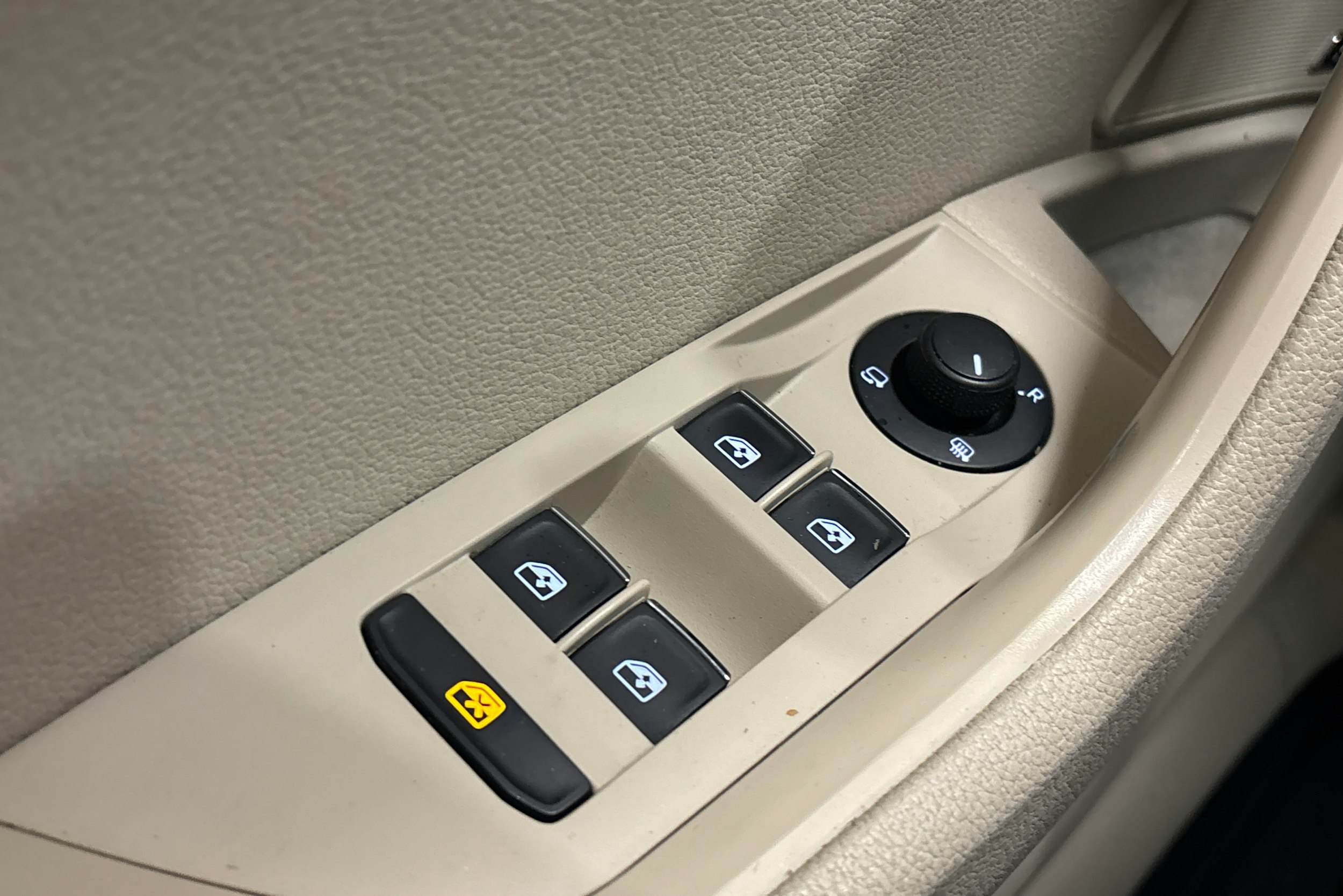 valkoinen Skoda Superb 2017 kuva 31.