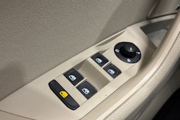 valkoinen Skoda Superb 2017 kuva 31.