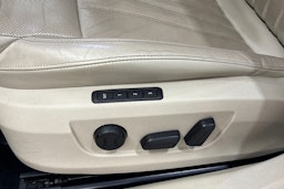 valkoinen Skoda Superb 2017 kuva 33.