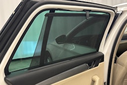 valkoinen Skoda Superb 2017 kuva 38.