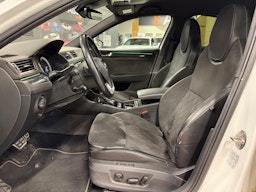 valkoinen Skoda Superb 2017 kuva 3.