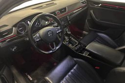 harmaa Skoda Superb 2017 kuva 3.
