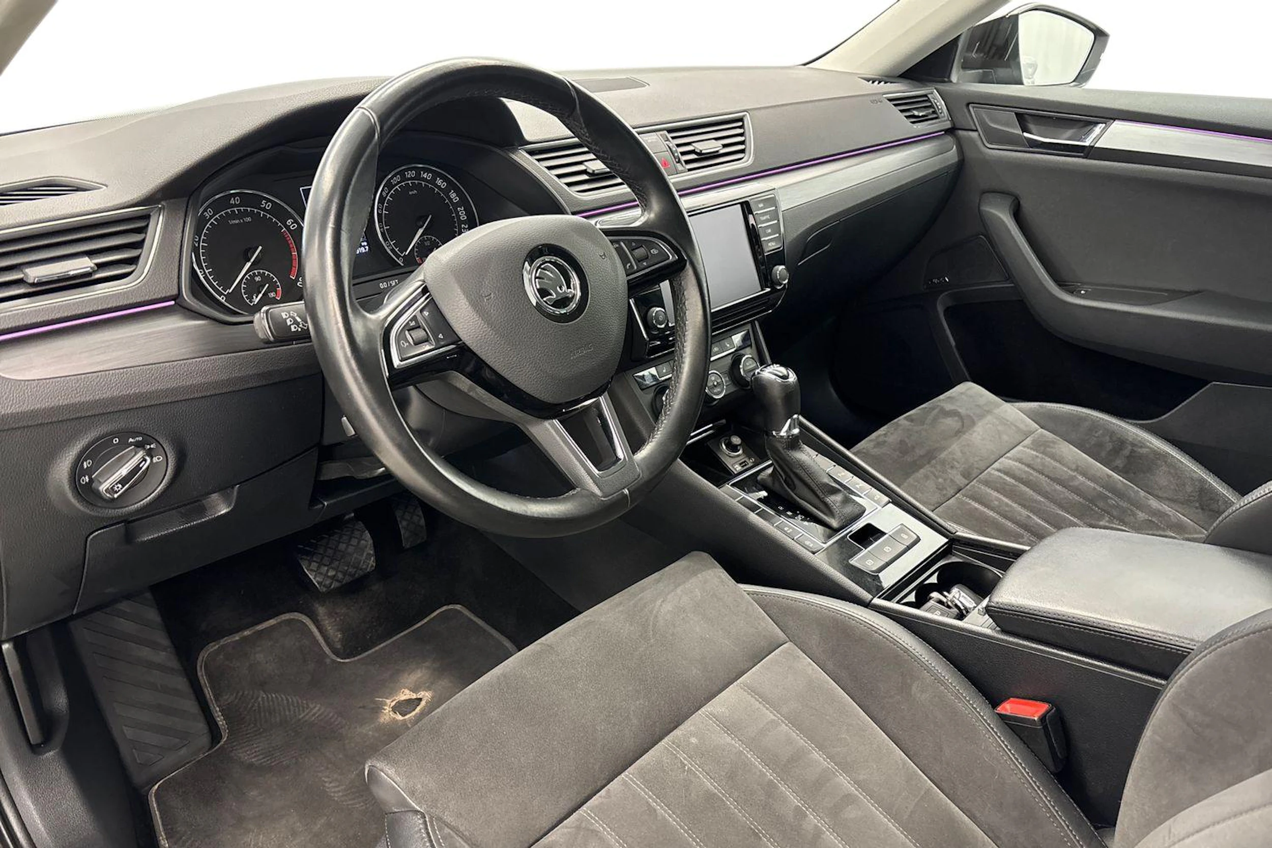 ruskea (beige) Skoda Superb 2017 kuva 6.