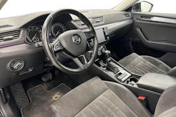 ruskea (beige) Skoda Superb 2017 kuva 6.