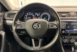ruskea (beige) Skoda Superb 2017 kuva 11.