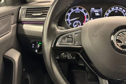 ruskea (beige) Skoda Superb 2017 kuva 12.