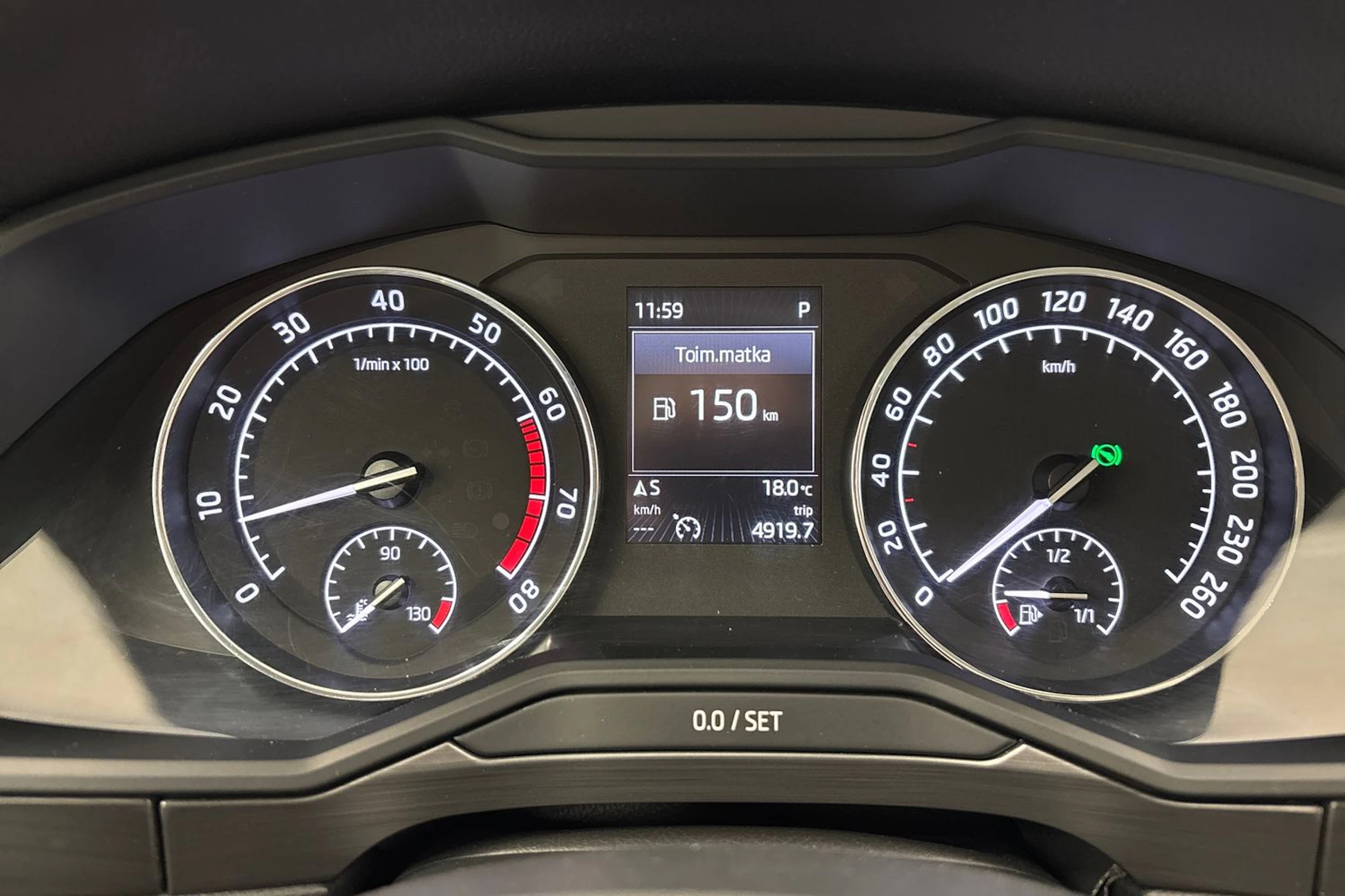 ruskea (beige) Skoda Superb 2017 kuva 15.
