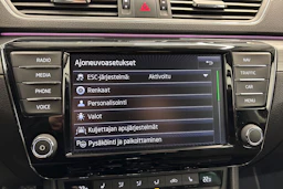 ruskea (beige) Skoda Superb 2017 kuva 24.